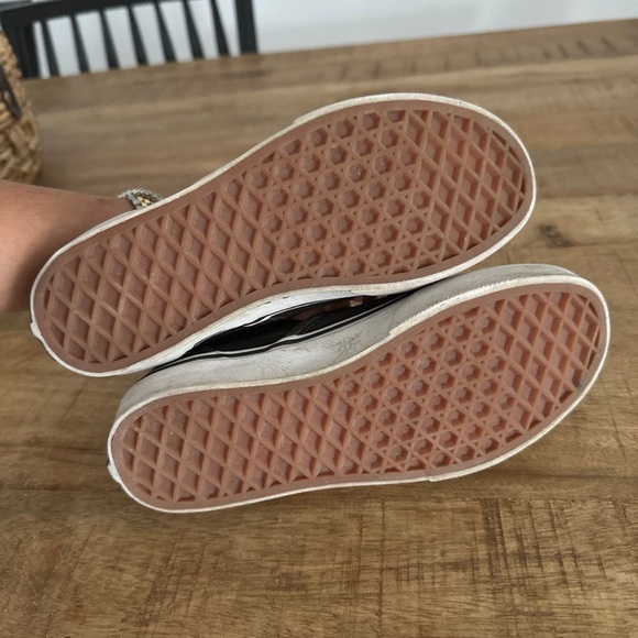 limited edition Zombie glow in the dark Vans slip on - Picture 4 of 7